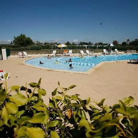 Domaine Residentiel De Plein Air Saint Martin Hotel